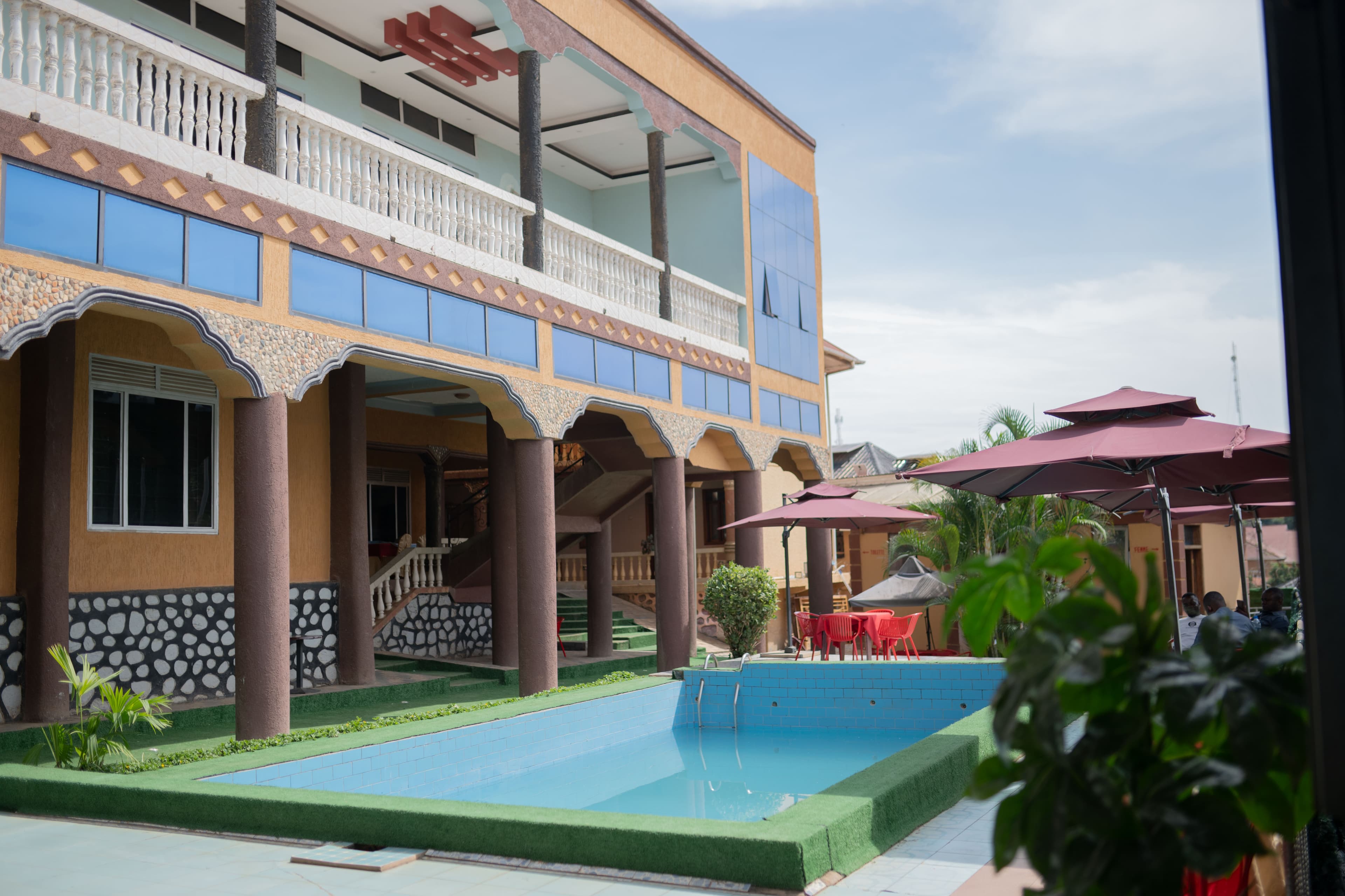 Vue principale de l'Hôtel Karibuni